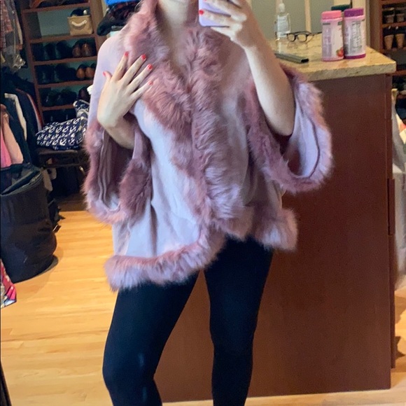 NWT Sioni Faux Fur Cape - Picture 2 of 9